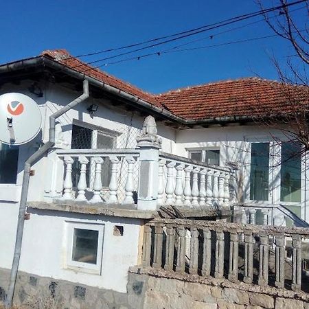 Гостевой Дом У Снежаны Provadiya Exteriör bild